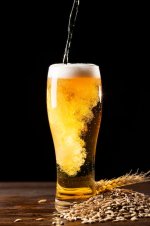 delicious-american-beer-arrangement_23-2148907560.jpg